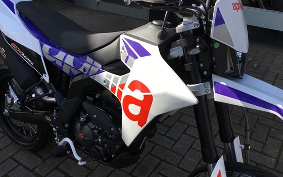 Gebrauchtmotorrad Aprilia SX 125 - Bild 9