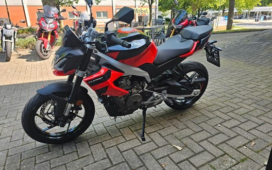 Gebrauchtmotorrad Aprilia Tuono 457 - Bild 3