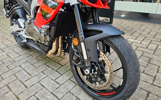 Gebrauchtmotorrad Aprilia Tuono 457 - Bild 6