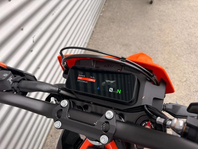 KTM 690 SMC R (übrige) - Bild 3