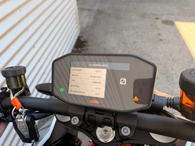 KTM 1290 Super Duke R (weiss) - Bild 6