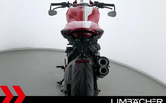 Gebrauchtmotorrad Ducati Monster 821 Stripe - Bild 18