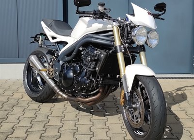 GEBRAUCHTFAHRZEUG Triumph Speed Triple 1050
