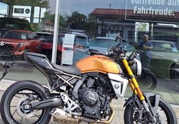 Neumotorrad Suzuki GSX-8S