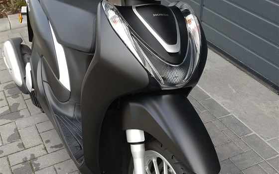 Gebrauchtmotorrad Honda SH Mode 125 - Bild 9