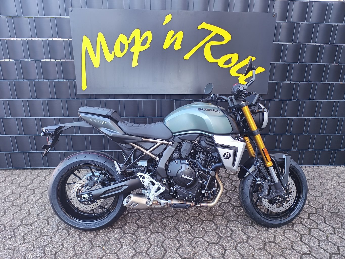 Suzuki GSX-8T