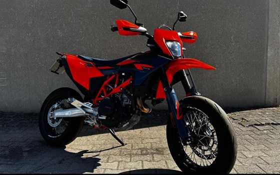 Gebrauchtmotorrad KTM 690 SMC R - Bild 3