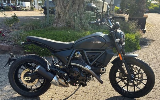 Gebrauchtmotorrad Ducati Scrambler Icon Dark - Bild 1