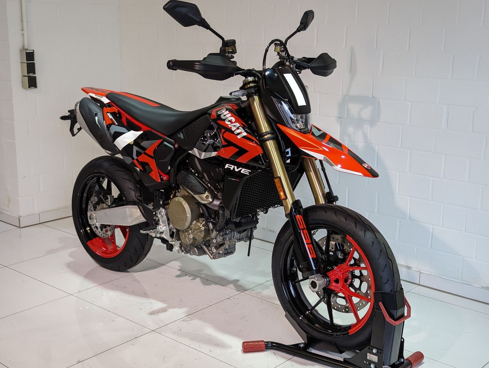 Ducati Hypermotard 698 Mono RVE