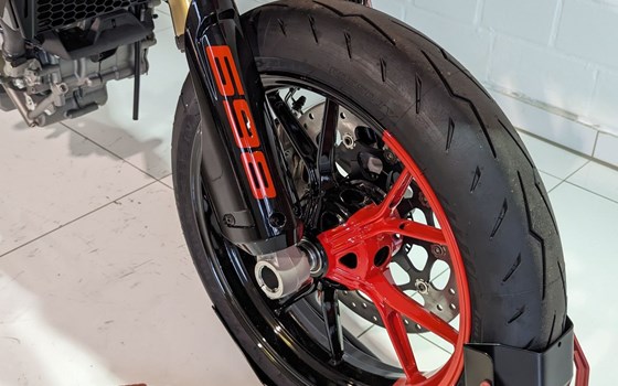 Gebrauchtmotorrad Ducati Hypermotard 698 Mono RVE - Bild 16