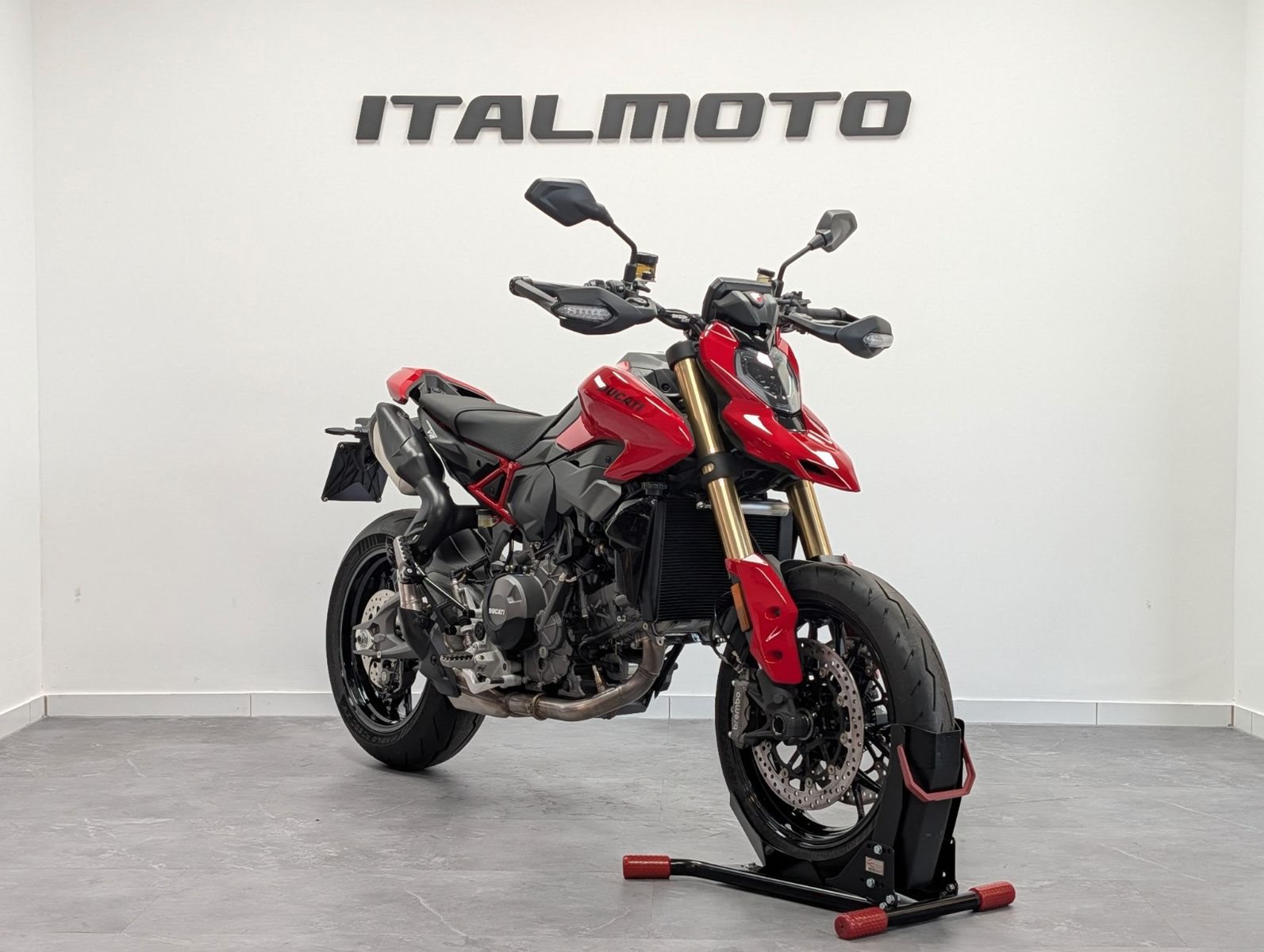 Ducati Hypermotard V2