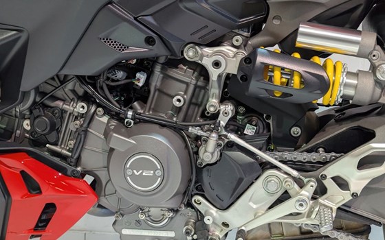 Gebrauchtmotorrad Ducati Streetfighter V2 - Bild 11