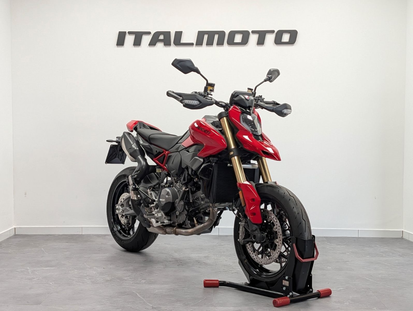 Ducati Hypermotard V2
