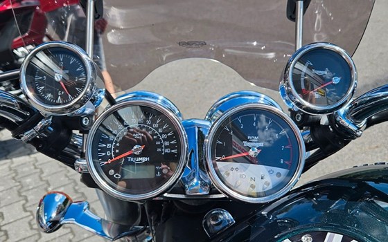 Gebrauchtmotorrad Triumph Rocket III - Bild 11