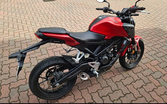 Gebrauchtmotorrad Honda CB125R - Bild 3