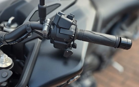 Gebrauchtmotorrad Yamaha MT-09 Y-AMT - Bild 5