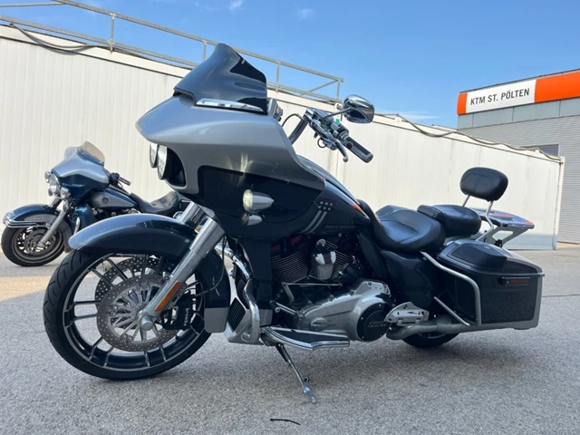 Harley-Davidson CVO Road Glide FLTRXSE (silber) - Bild 13