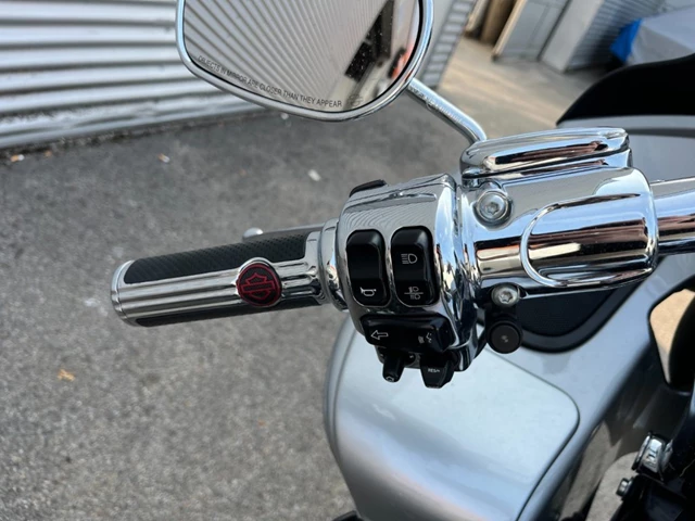 Harley-Davidson CVO Road Glide FLTRXSE (silber) - Bild 17