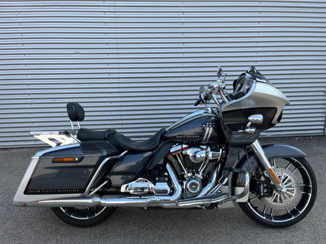 Harley-Davidson CVO Road Glide FLTRXSE (silber) - Bild 2