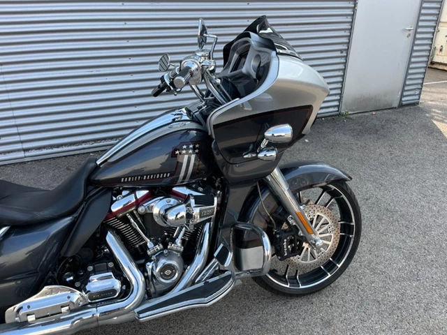 Harley-Davidson CVO Road Glide FLTRXSE (silber) - Bild 3