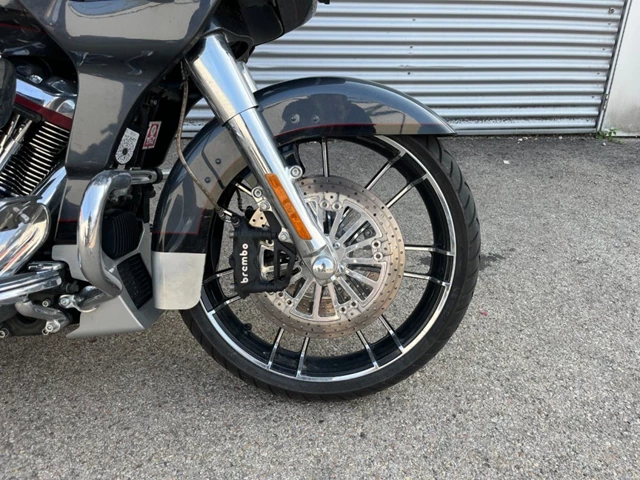 Harley-Davidson CVO Road Glide FLTRXSE (silber) - Bild 5