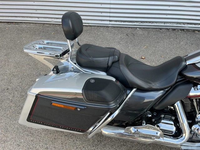 Harley-Davidson CVO Road Glide FLTRXSE (silber) - Bild 9
