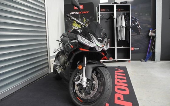 Gebrauchtmotorrad Aprilia Tuono 660 Factory - Bild 3