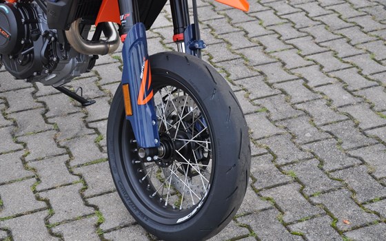 Gebrauchtmotorrad KTM 690 SMC R - Bild 10