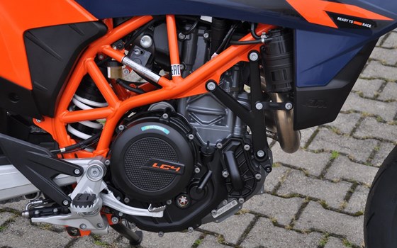 Gebrauchtmotorrad KTM 690 SMC R - Bild 11