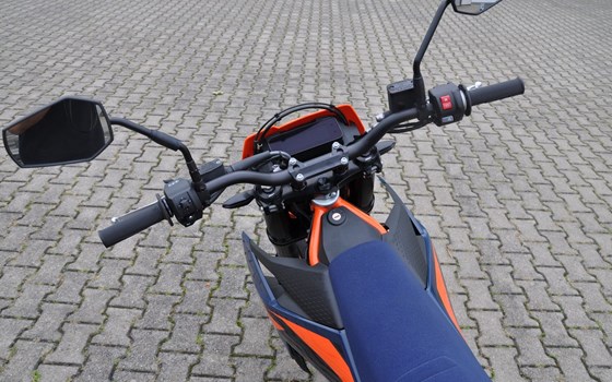 Gebrauchtmotorrad KTM 690 SMC R - Bild 8
