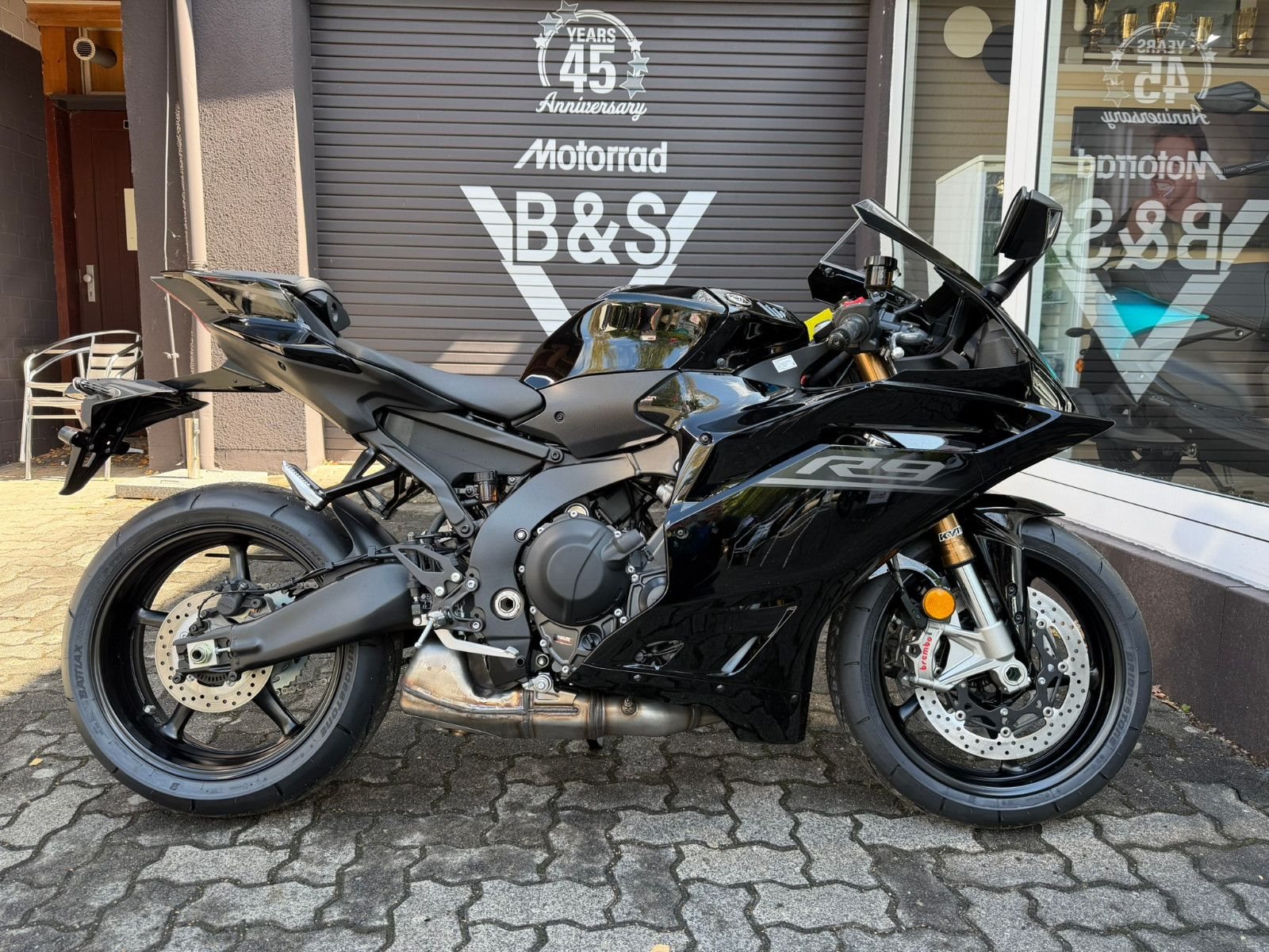 Yamaha R9
