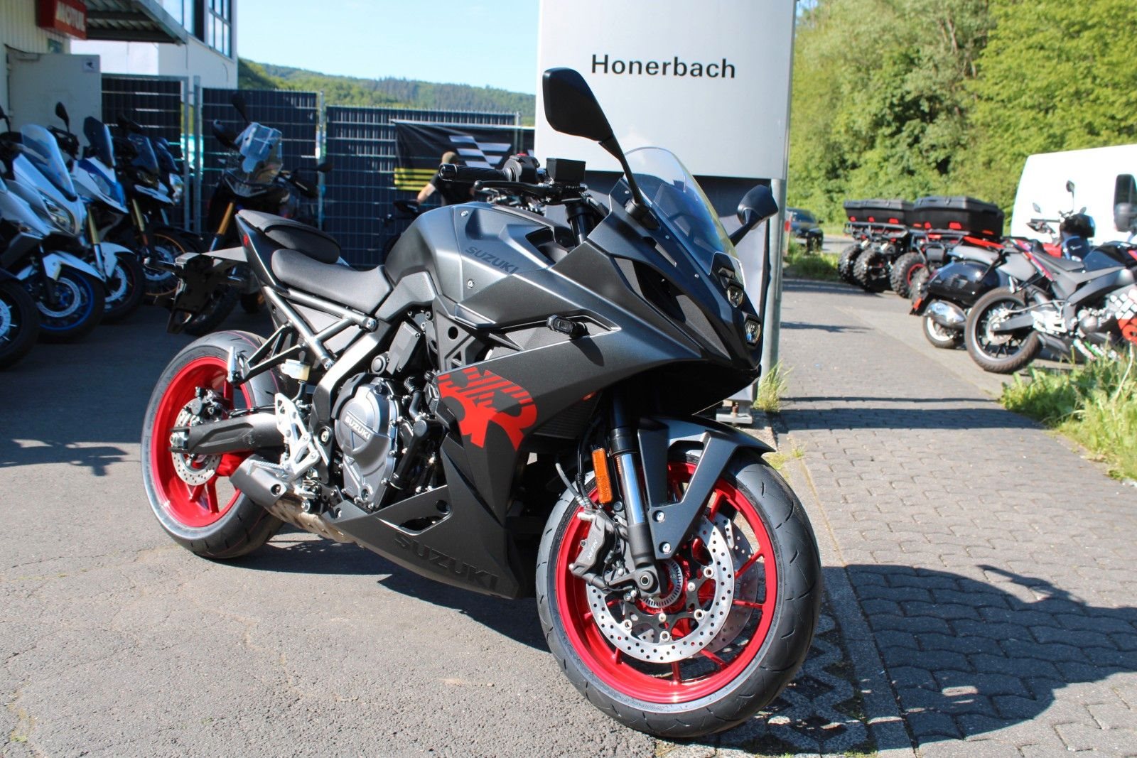 Suzuki GSX-8R