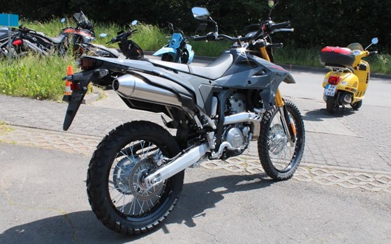 Neufahrzeug Suzuki DR-Z4S - Bild 4