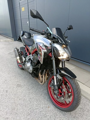 Kawasaki Z900 (grau) - Bild 3