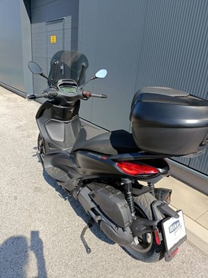 Piaggio Beverly 400 S (Nero Meteora) - Bild 9