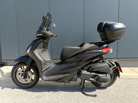Piaggio Beverly 400 S (Nero Meteora) - Bild 2