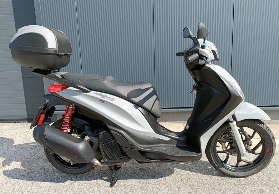 Piaggio Medley 125 S (Grigio Materia)