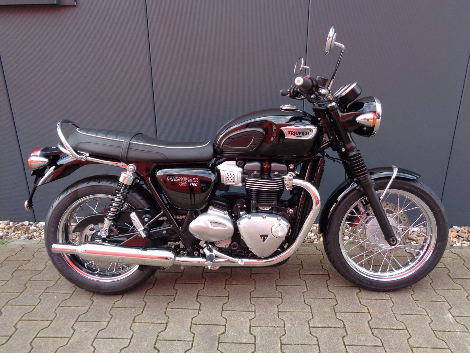 Triumph Bonneville T100