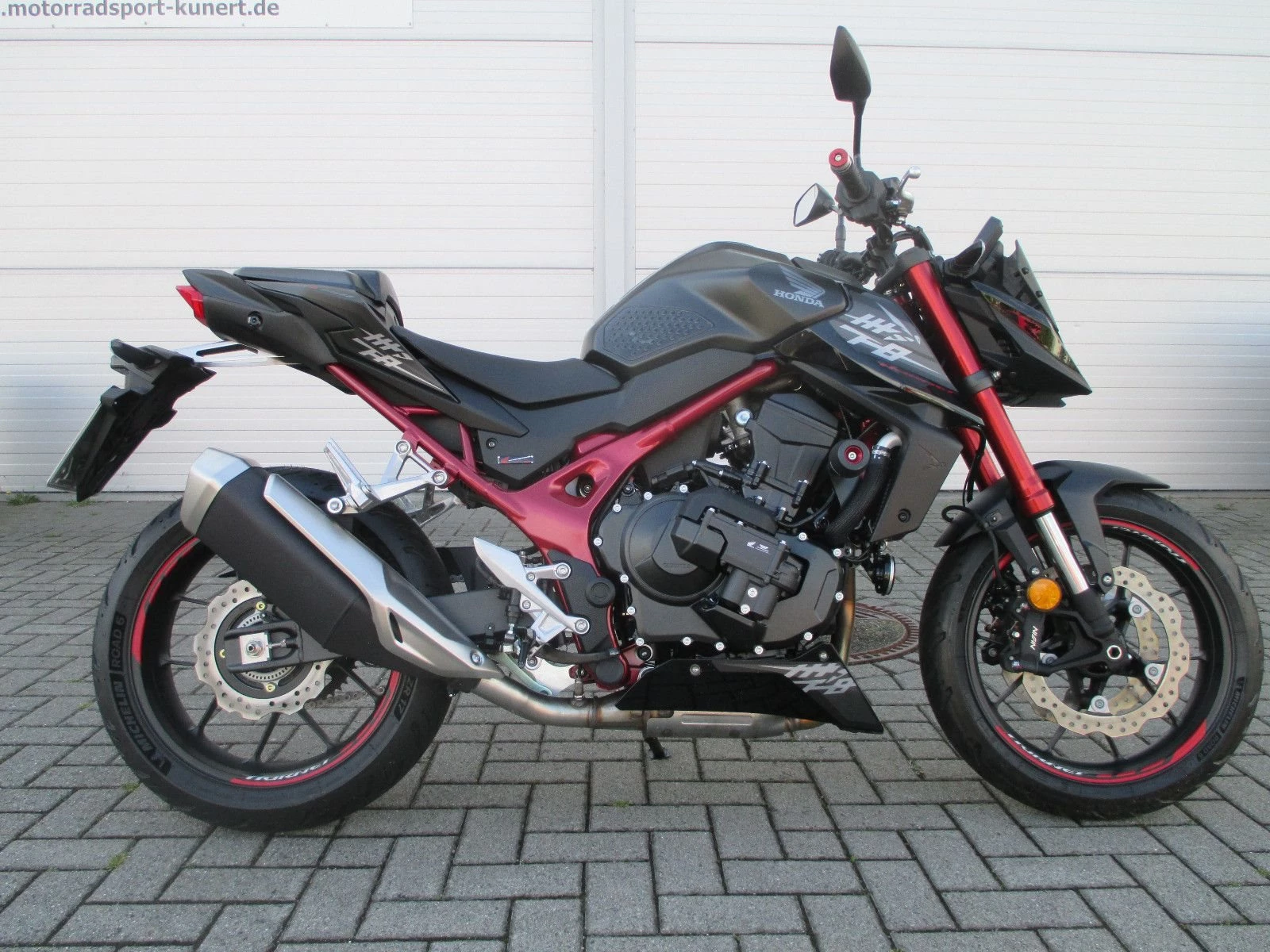 Honda CB750 Hornet E-Clutch