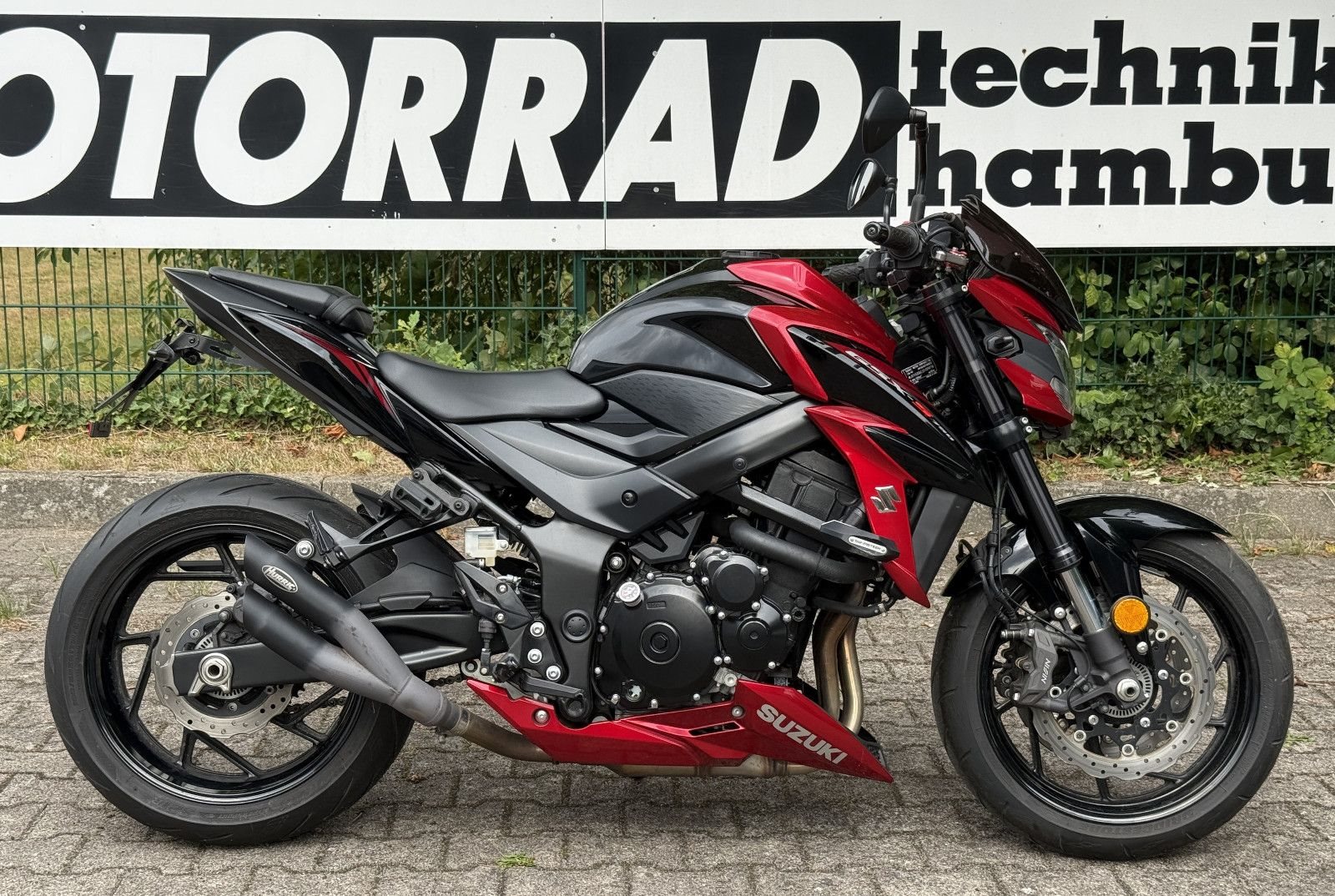 Suzuki GSX-S750
