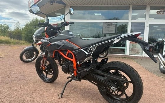 Neufahrzeug KTM 125 SMC R - Bild 4