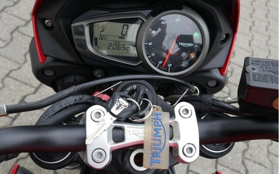 Gebrauchtmotorrad Triumph Street Triple S - Bild 13