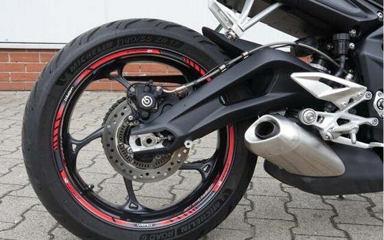 Gebrauchtmotorrad Triumph Street Triple S - Bild 6