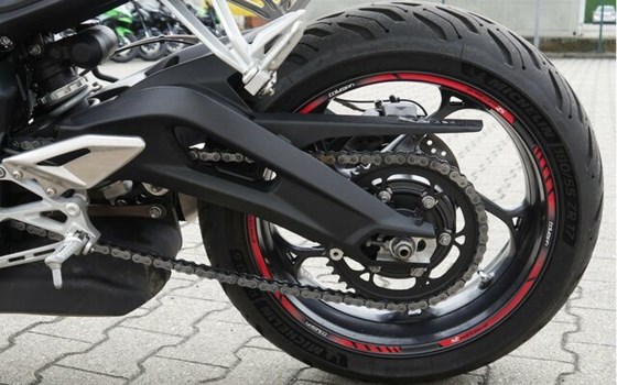 Gebrauchtmotorrad Triumph Street Triple S - Bild 9