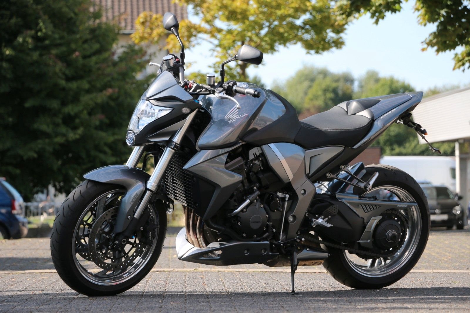 Honda CB1000R+