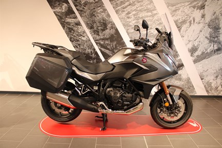 Honda NT1100 DCT Electronic Suspension
