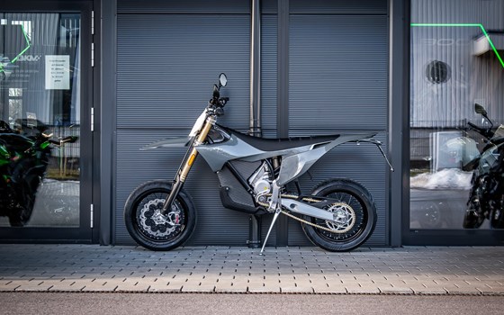 Gebrauchtmotorrad Stark Future Varg SM - Bild 11