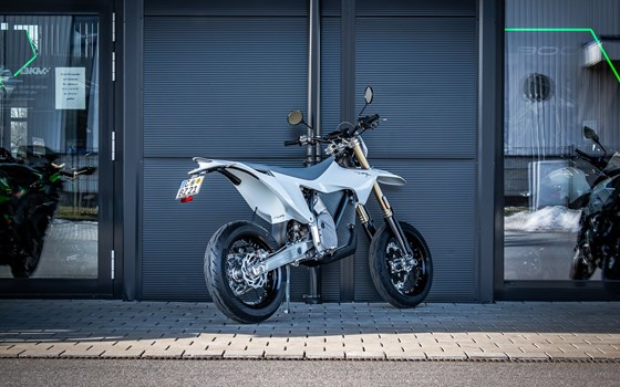 Gebrauchtmotorrad Stark Future Varg SM - Bild 3