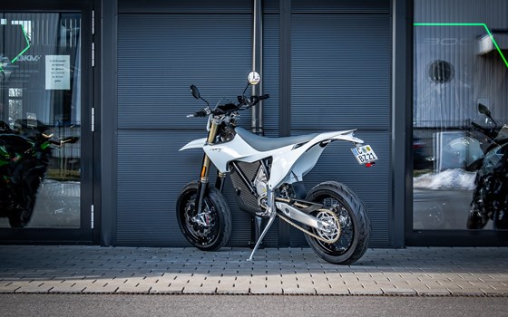 Gebrauchtmotorrad Stark Future Varg SM - Bild 4