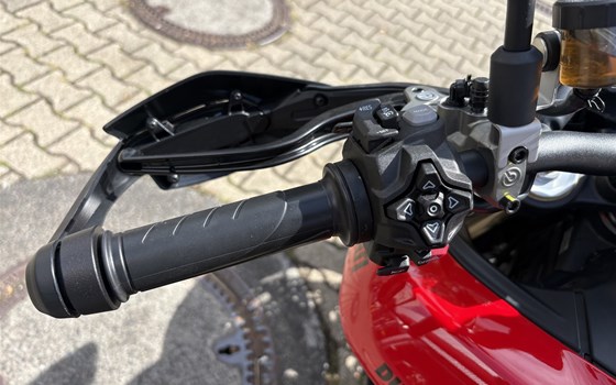 Gebrauchtmotorrad Ducati Hypermotard V2 - Bild 14